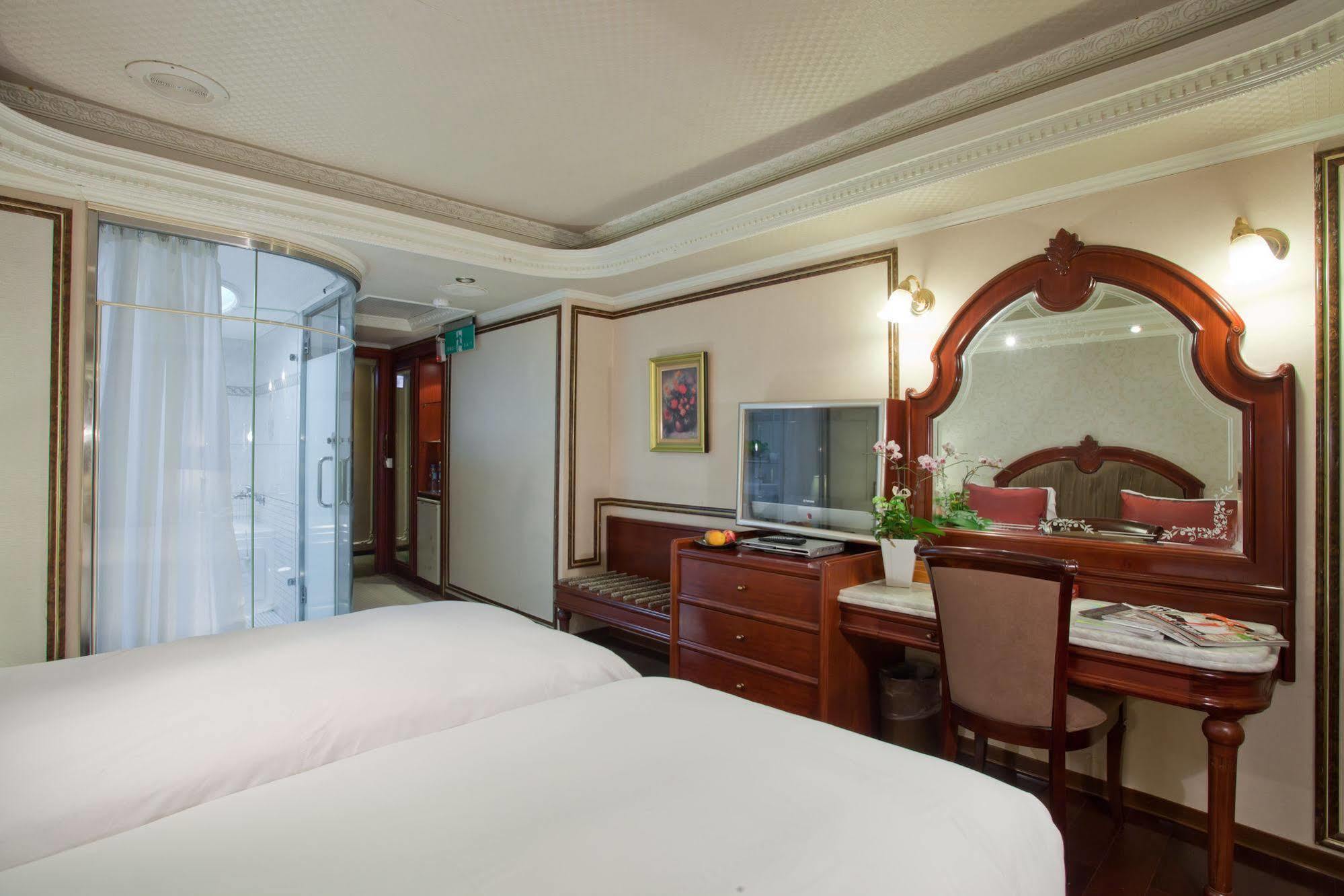 Happiness Hotel Taipei Eksteriør billede